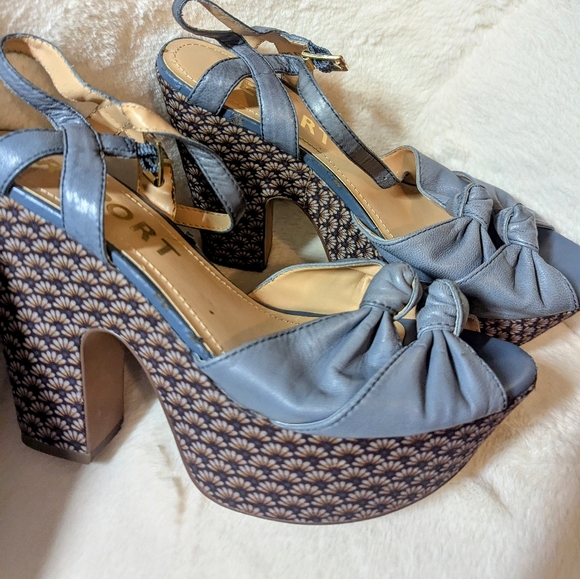 Cutest sunflower heels Report Shoes 💕 - Picture 9 of 9